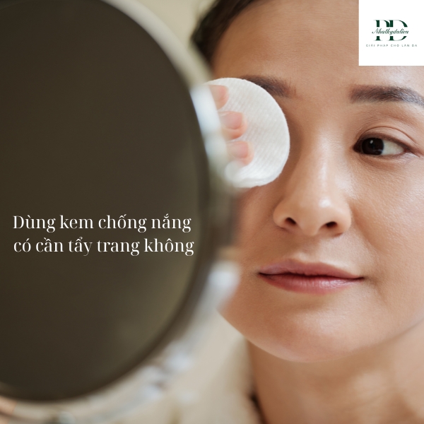 Sữa rửa mặt 3W Clinic giúp làm sạch sâu lớp kem chống nắng, hỗ trợ tẩy trang hiệu quả và ngăn ngừa mụn cho da nhạy cảm